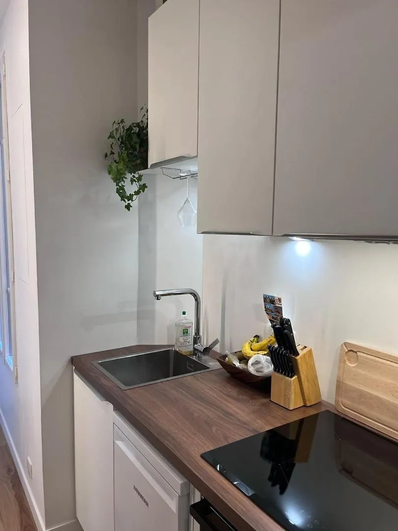 Parisian Charm, Modern & Quiet Studio Daire Paris