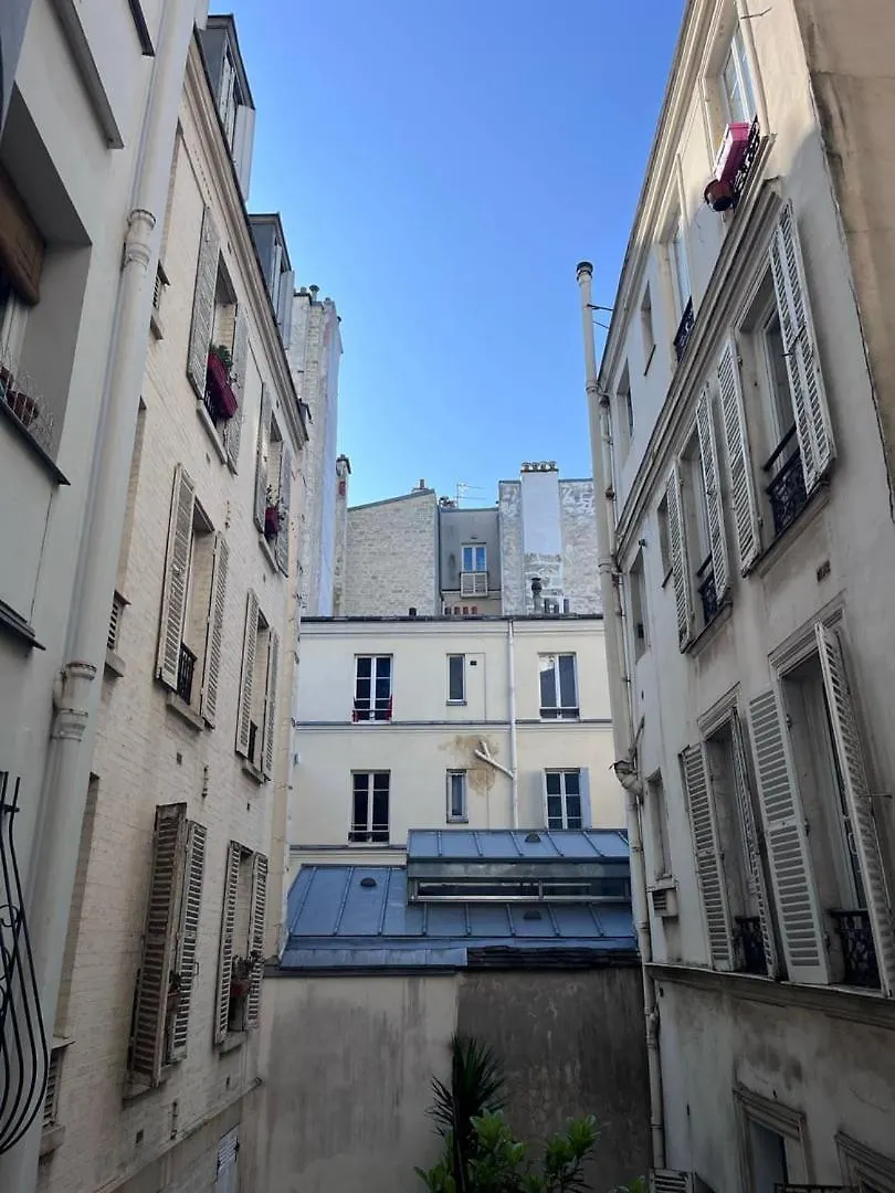 Parisian Charm, Modern & Quiet Studio 0*, Paris France