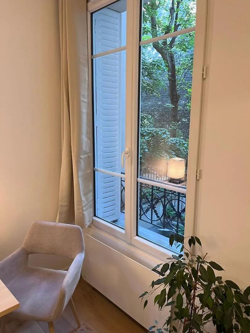 Apartamento Parisian Charm, Modern & Quiet Studio Francia