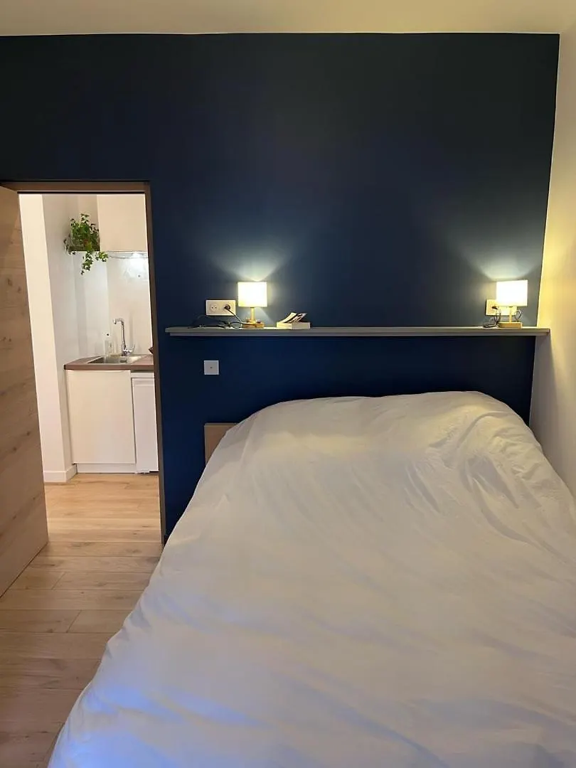 Parisian Charm, Modern & Quiet Studio Apartamento