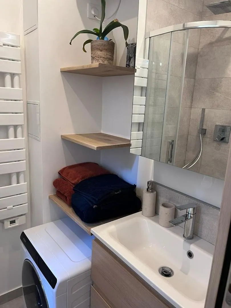 Parisian Charm, Modern & Quiet Studio Apartamento